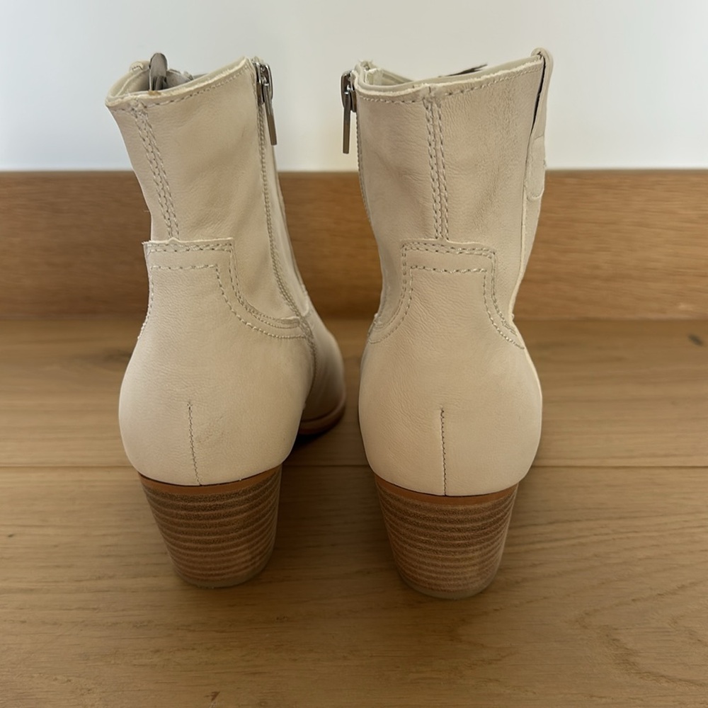Dolce Vita Boot - Picture 4 of 7